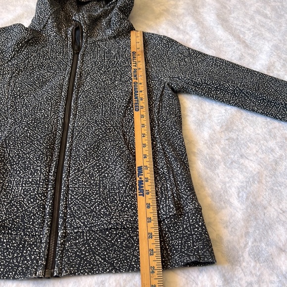 Lululemon Night View Black White Polka Dot Athletic Workout Scuba Hoodie Size 6 - Picture 13 of 15
